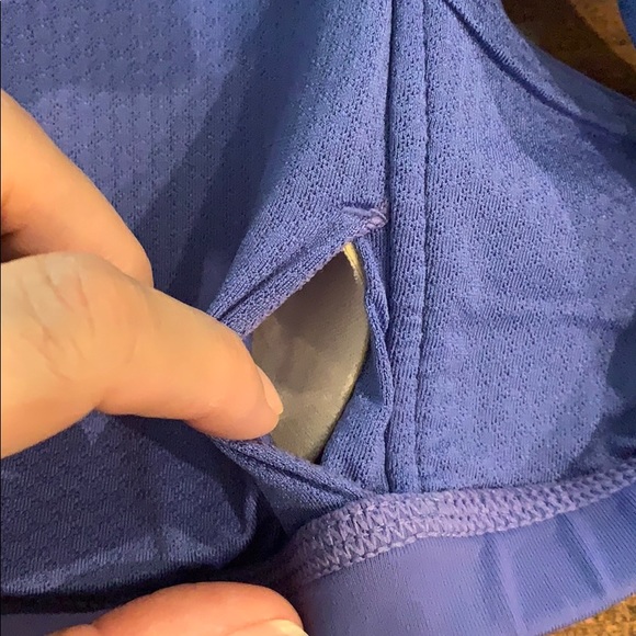 Lululemon sports bra in purple adjustable straps - Picture 6 of 6